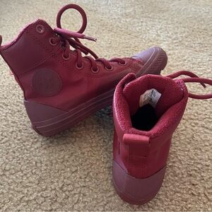 Boys leather converse size 1